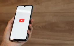 Министр информации Белоруссии не поддержал блокировку YouTube