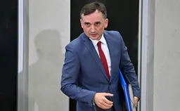 Экс-министр Польши, получивший убежище в Венгрии при Орбане, бежал в США