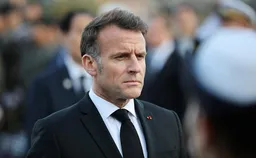 Макрон отверг идею военной операции для открытия Ормузского пролива