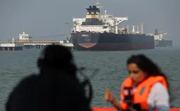 Индия подтвердила первую за семь лет закупку нефти у Ирана