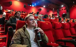 Кинотеатры в России в новогодние праздники заработали свыше 10 млрд рублей