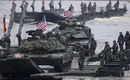 Трамп запросил рекордный военный бюджет в 1,5 трлн долларов