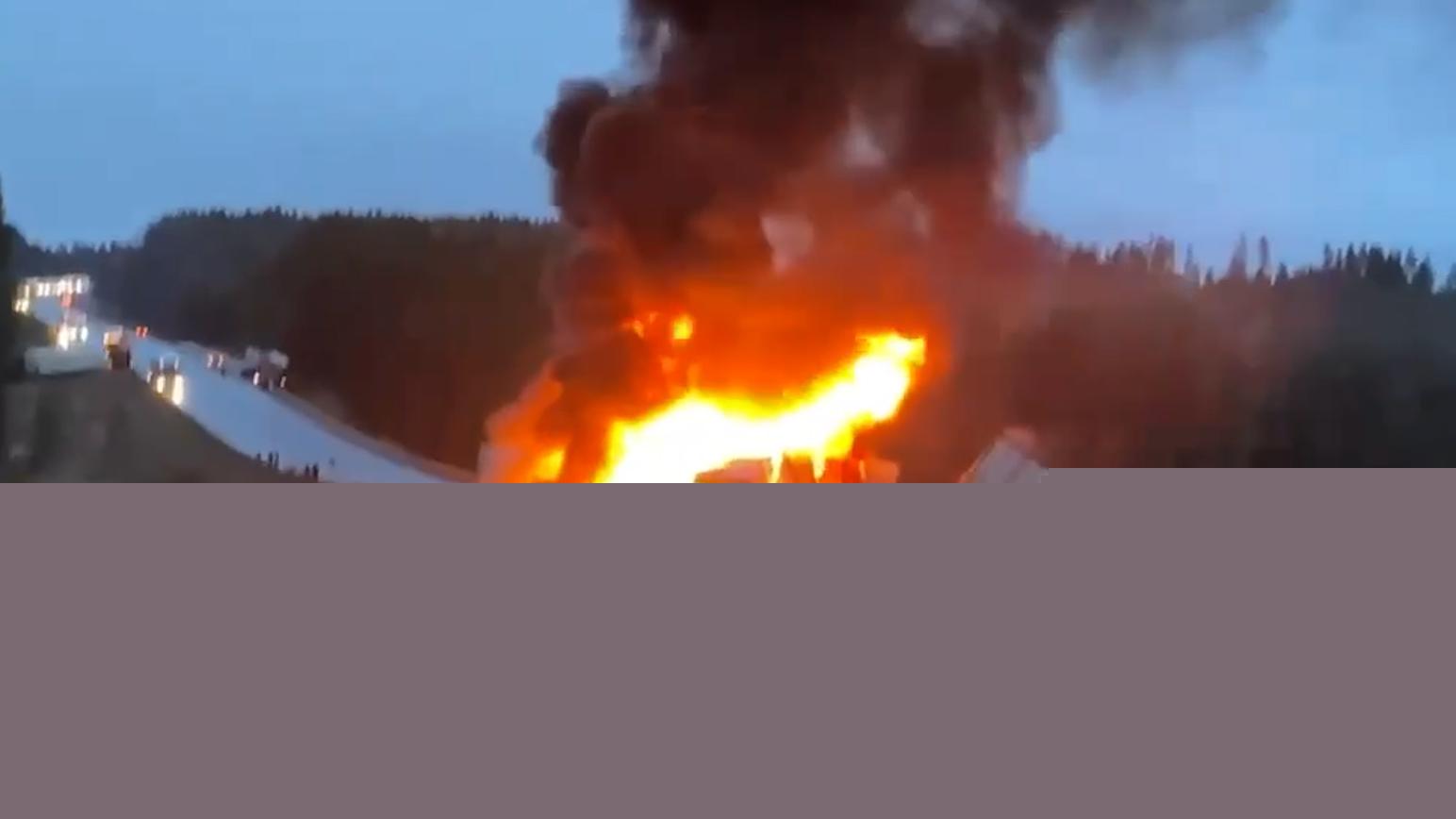Один человек погиб, один пострадал в массовой аварии на федеральной трассе в Прингарье