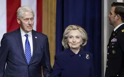 Билл и Хиллари Клинтон отказались давать показания по делу Эпштейна и обвинили Конгресс в политическом давлении