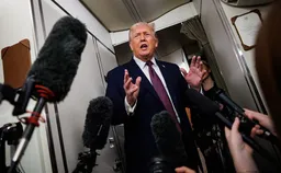 В Белом доме не исключили использование военной силы США против Ирана