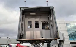 Из Екатеринбурга в Санкт-Петербург отменили два рейса