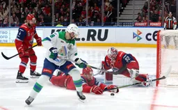 Локомотив обыграл Салават Юлаев 2:0 и повел 2-0 в серии КХЛ