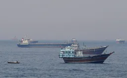 Axios: КСИР продолжает минировать Ормузский пролив