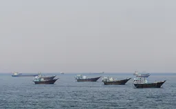 Мошенники от лица Ирана требовали плату за проход через Ормузский пролив