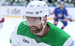 В Уфе нападающего «Салавата Юлаева» унесли на носилках во время матча