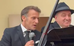 📹 Президент Франции исполнил шансон в Ереване