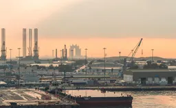 В результате иранских атак на ОАЭ погибло шесть человек