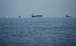 CNN: решение Ирана перекрыть Ормузский пролив стало сюрпризом для Трампа