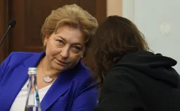 Долина не сможет передать Лурье квартиру до 20 января