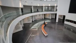 Из "Ельцин-центра" убрали таблички с упоминанием "Мемориала" после решения суда