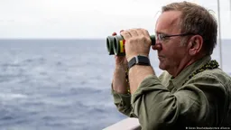 Германия отправит в Средиземное море минный тральщик и судно снабжения