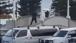 悉尼海滩恐袭致12死：多国领袖震惊发声 以色列亦批澳政府