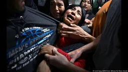 Победителем конкурса World Press Photo за 2025 год стал снимок Кэрол Гузи «Разлученные ICE»