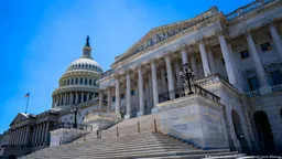 Сенат США одобрил резолюцию о прекращении войны с Ираном для Трампа