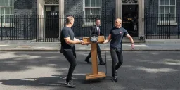 За десять лет после Brexit Британия сменила шесть премьер-министров и потеряла до 8% ВВП
