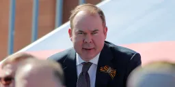 Мать главы президентской администрации Антона Вайно заработала, кредитуя оборонку