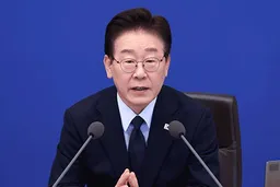 李在明总统：宪法40年来原地踏步 应分阶段推进部分修宪