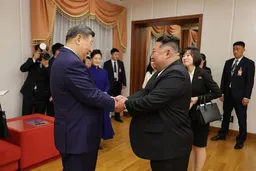 习近平与金正恩强调：开启双边关系发展新篇章