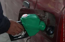 Трамп заявил о возможном смягчении нефтяных санкций в отношении России на фоне сокращения добычи нефти странами Персидского залива и блокировки Ираном Ормузского пролива