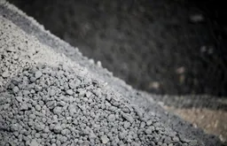 Крупнейший производитель цемента в России приостановил работу двух заводов