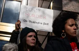 Издатель Washington Post объявил об отставке после увольнения трёхсот журналистов