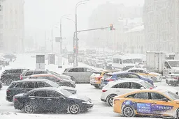 Пробки в Москве достигли 8 баллов из-за снегопада