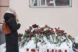 В Екатеринбурге прощаются с драматургом Николаем Колядой