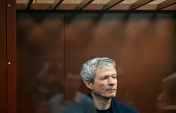 Суд арестовал почти 50 млрд рублей на счетах близкой к Мошковичу компании