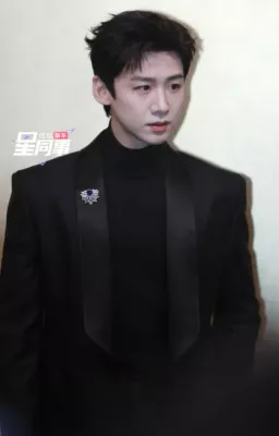 北京这一夜,被穿紧身裙的宋佳惊艳,身材丰满有料艳压群芳