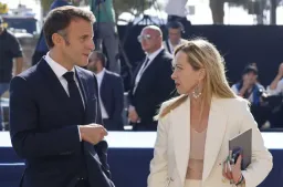 极右翼支持者被殴致死，马克龙与梅洛尼爆发“口水战”