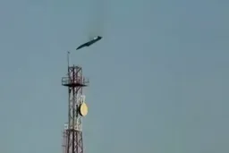 美国“最强导弹”，击落了美国“最强战机”