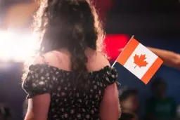 加拿大放宽血统入籍门槛 美国人翻族谱抢办第2护照