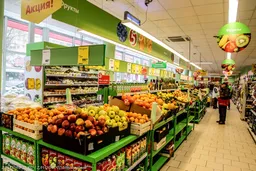 Торговые сети Кыргызстана обязали выделить полки для местной продукции
