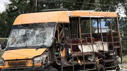 Россия нанесла удар управляемыми авиабомбами по оживлённому району Сум. 5 человек погибли