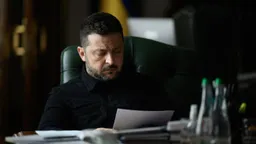 Зеленский уволил уехавшего за границу после обвинений в коррупции генерального прокурора