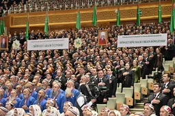 Г.Бердымухамедов приказал подготовить прогноз востребованности учителей и направить ресурсы на образование