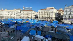 Протестующие не сворачивают лагерь в центре Мадрида. Власти усиливают давление