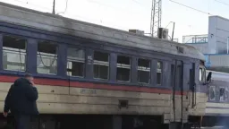 Российский реактивный дрон ударил по вокзалу в Днепре, власти сообщают о 13 погибших. Что известно