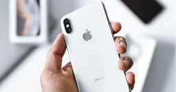 1公里高空掉落！iPhone 17 Pro從飛機噴出 竟毫髮無傷