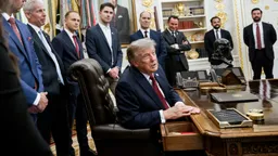 Трамп пообещал поговорить с Путиным после обвинений Зеленского