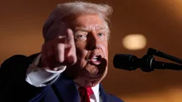 Администрация Трампа отозвала более 175 тысяч виз иностранцев