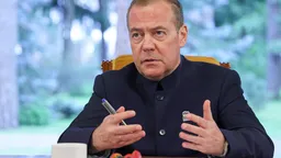 Медведев рассказал об условиях завершения или приостановки спецоперации