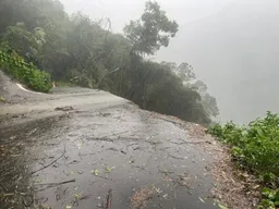 巴威颱風毀聯外道路 桃園復興4鄰55戶成孤島