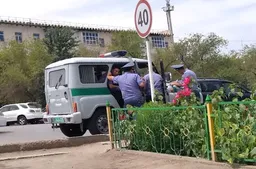 В Туркменистане полицейские провоцируют нарушения, чтобы вымогать взятки