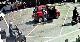 到底有多氣？女突開車門跳車 後方駕駛嚇傻
